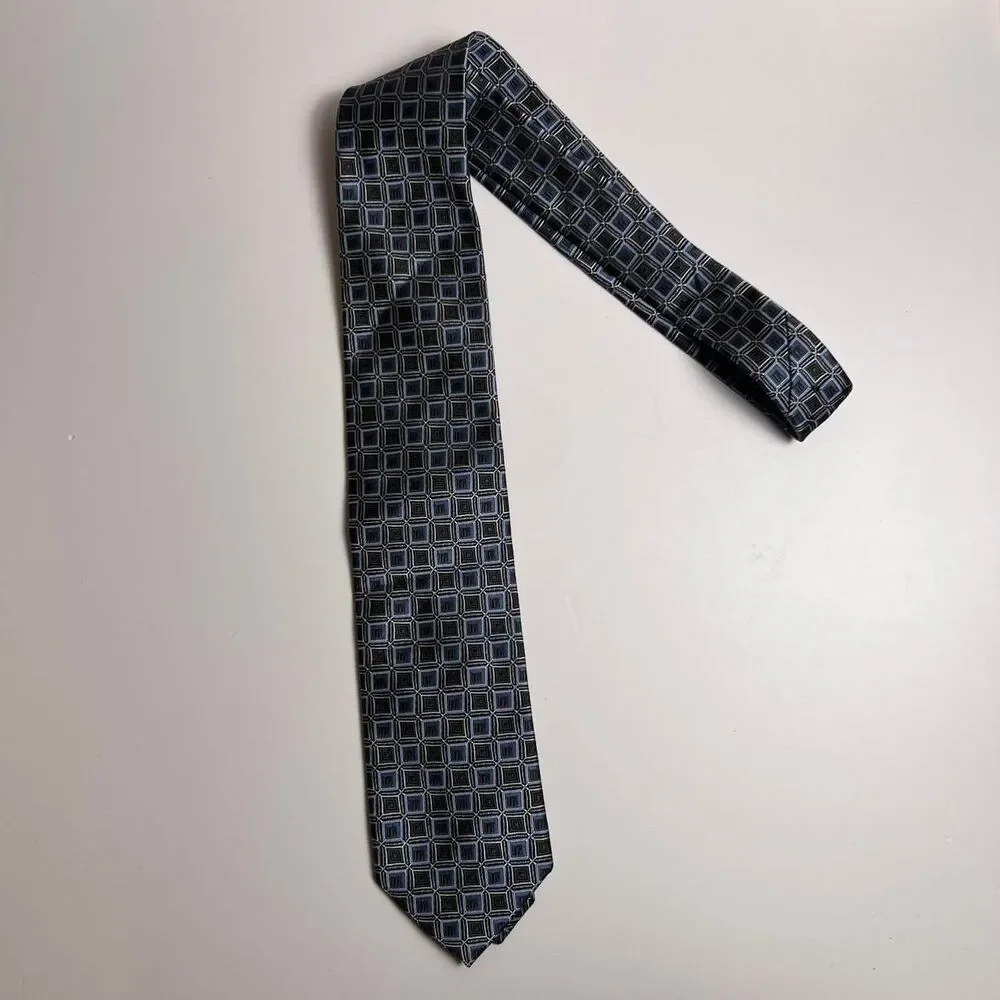NWT JOS A Bank Men's necktie Signature Black & Blue Silk‎ Tie - Picture 2 of 5